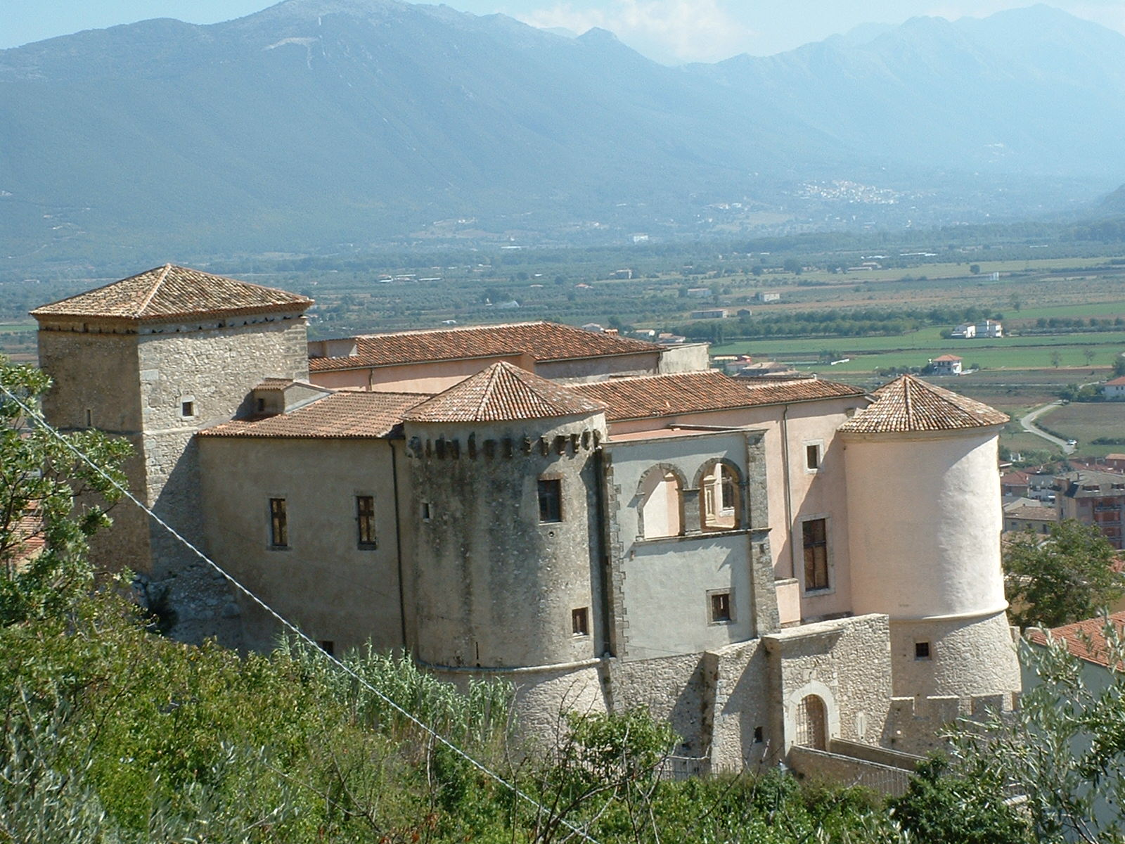 Château de Pandone - Cerro al Volturno IS | Secret World Trip Planner