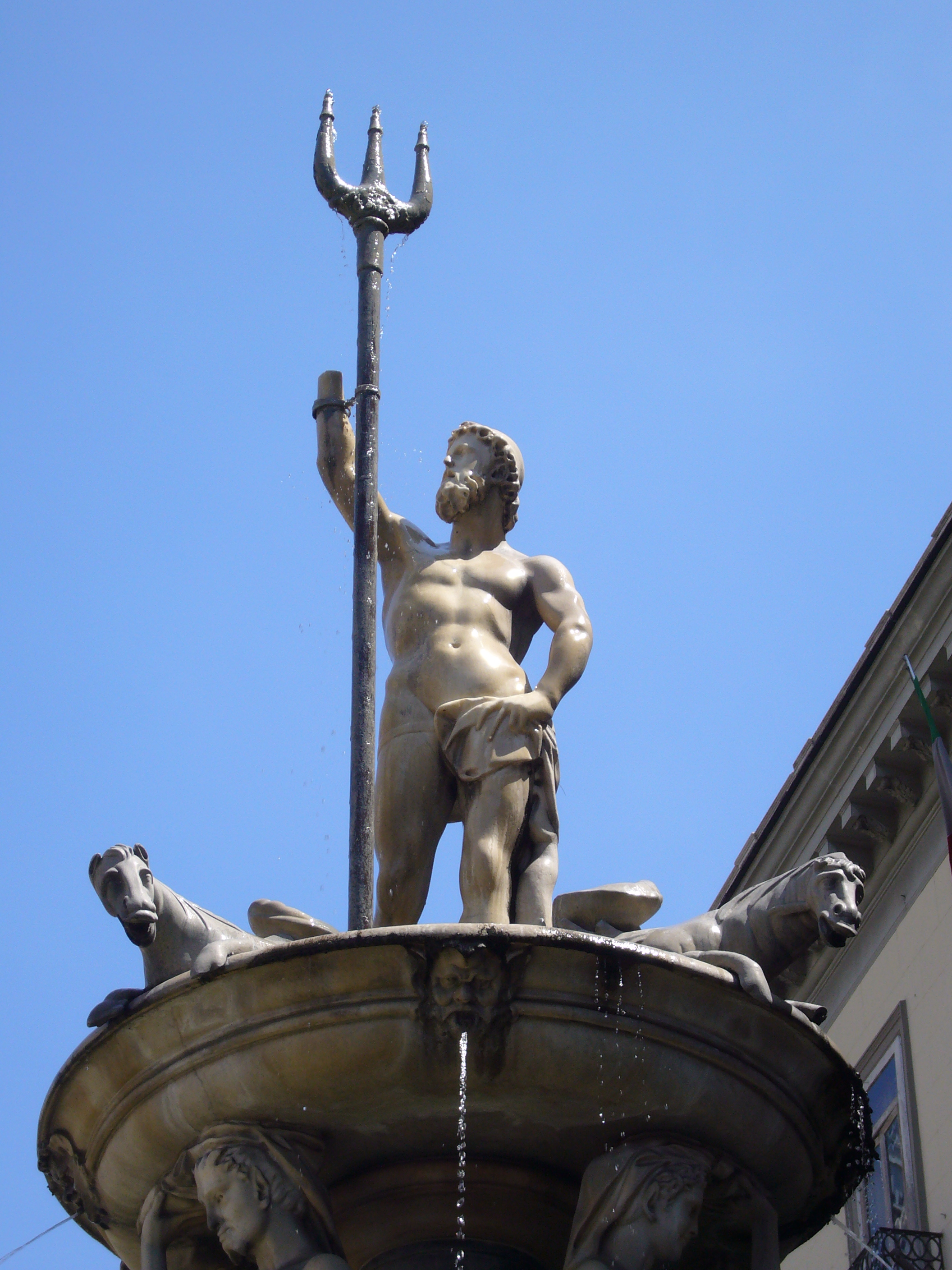 Neptunova fontana - Napoli | Secret World Trip Planner