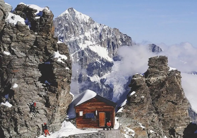 An Solvay Bivouac - Zermatt | Secret World Trip Planner