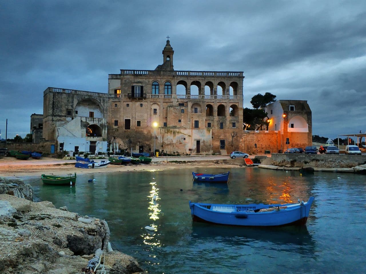 Polignano A Mare: San Vito Martire abatija - San Vito, Polignano a Mare | Secret World Trip Planner