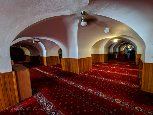 Yeralti Camii, die unterirdische Moschee - Kemankeş Cd. No:23 | Secret World Trip Planner