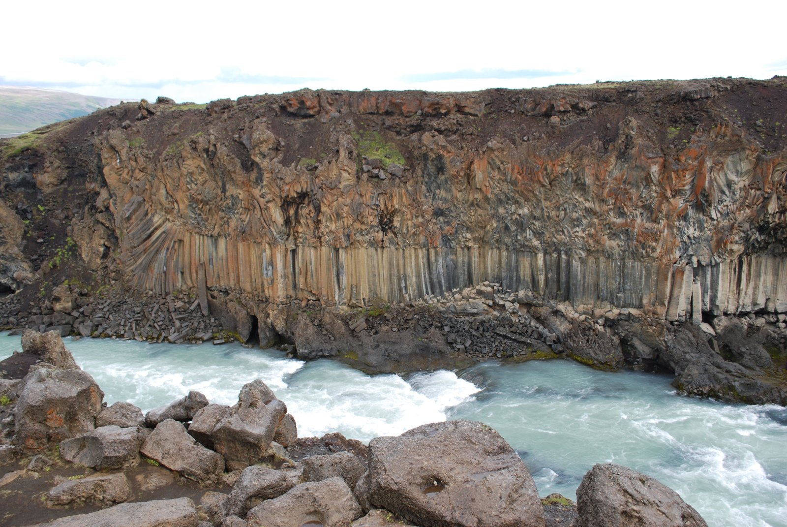 Iceland | Aldeyjarfoss, a spectacular waterfall - Sprengisandsleið | Secret World Trip Planner