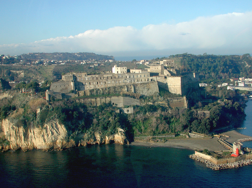 Aragonský hrad Baia - Bacoli - Bacoli | Secret World Trip Planner