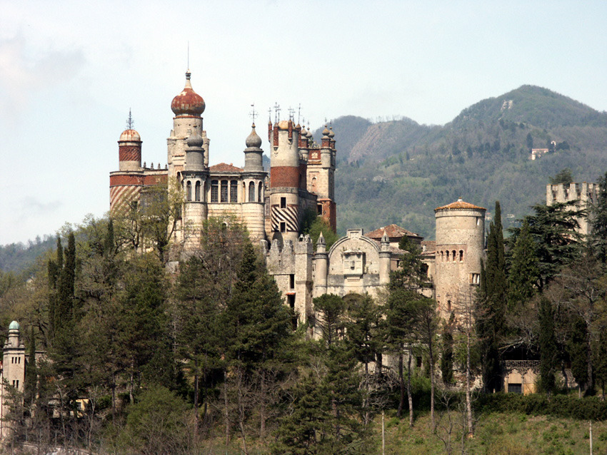 Le château de Rocchetta Mattei - Ponte | Secret World Trip Planner