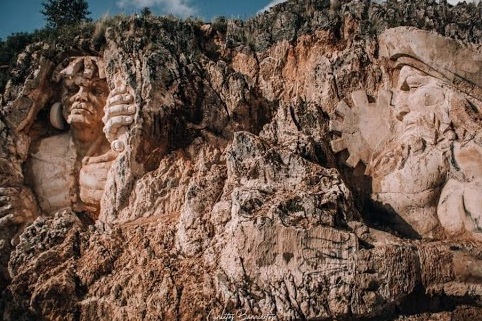 La dimora degli dei Apukunaq Tianan è una nuova e moderna attrazione turistica che si - Cusco | Secret World Trip Planner