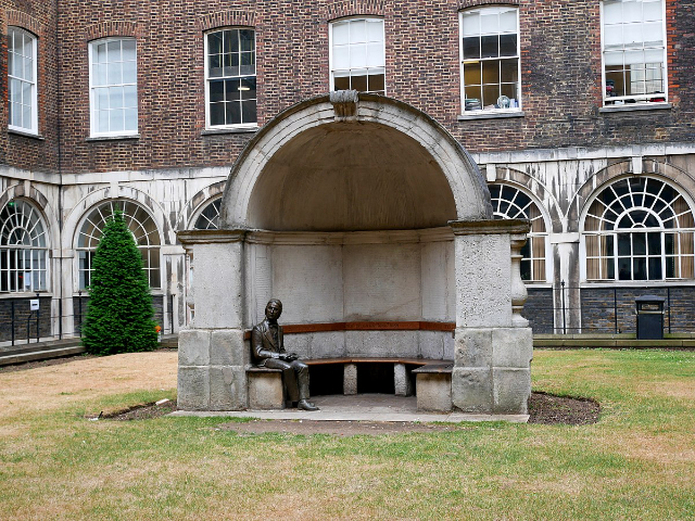 Alcovul de la vechiul pod din Londra - Grove Rd. | Secret World Trip Planner