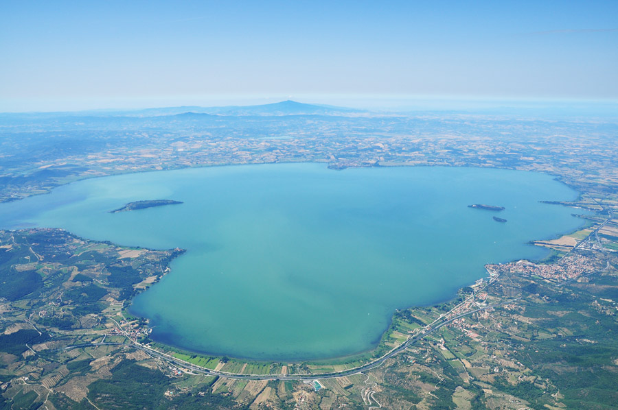 ట్రాసిమెనో సరస్సు - Lago Trasimeno | Secret World Trip Planner