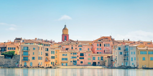 हॉटेल रेस्टॉरंट ला पोंचे - Saint-Tropez | Secret World Trip Planner