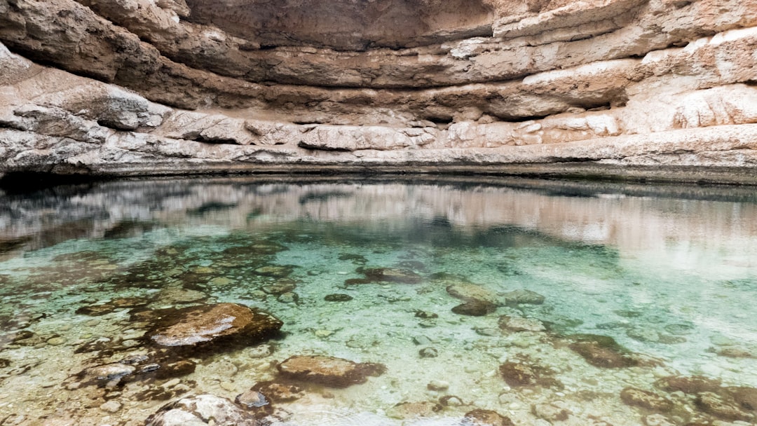 Bimmah Sinkhole con la sua abbagliante acqua turchese - Dabab Sinkhole ???? ??? | Secret World Trip Planner
