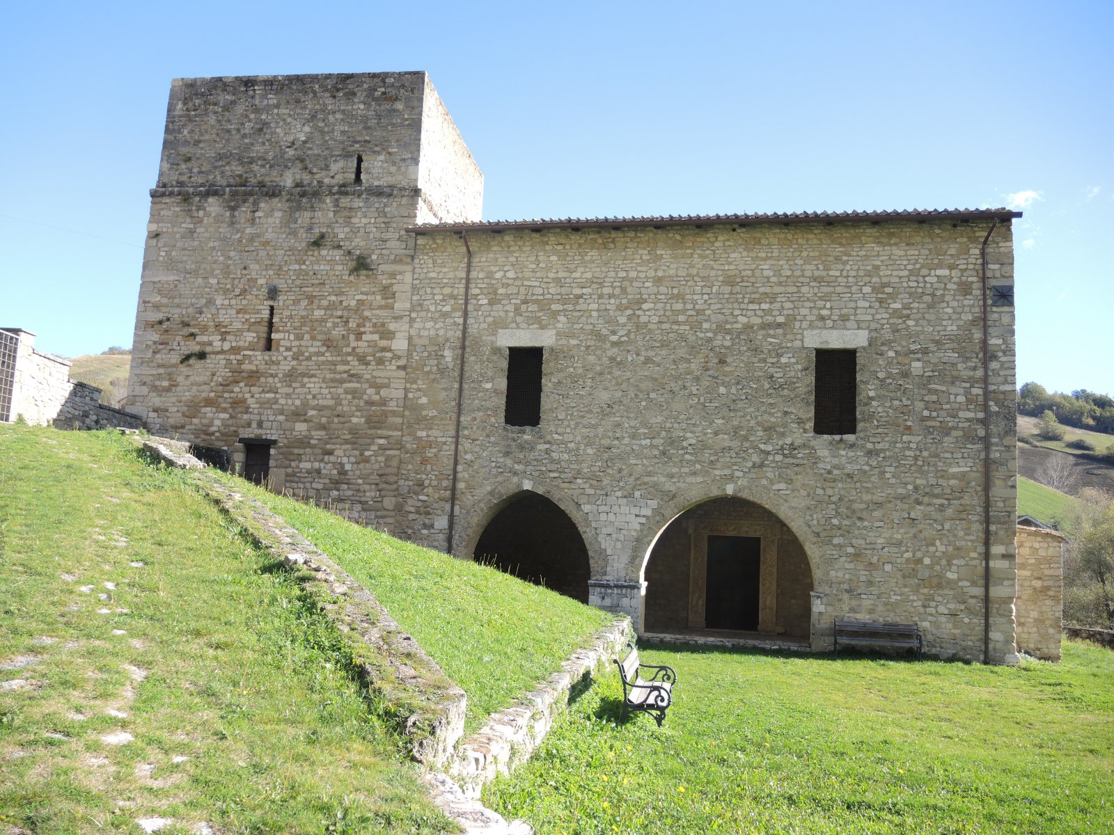 Carpineto della Nora i crkva San Bartolomeo - Contrada S. Bartolomeo | Secret World Trip Planner