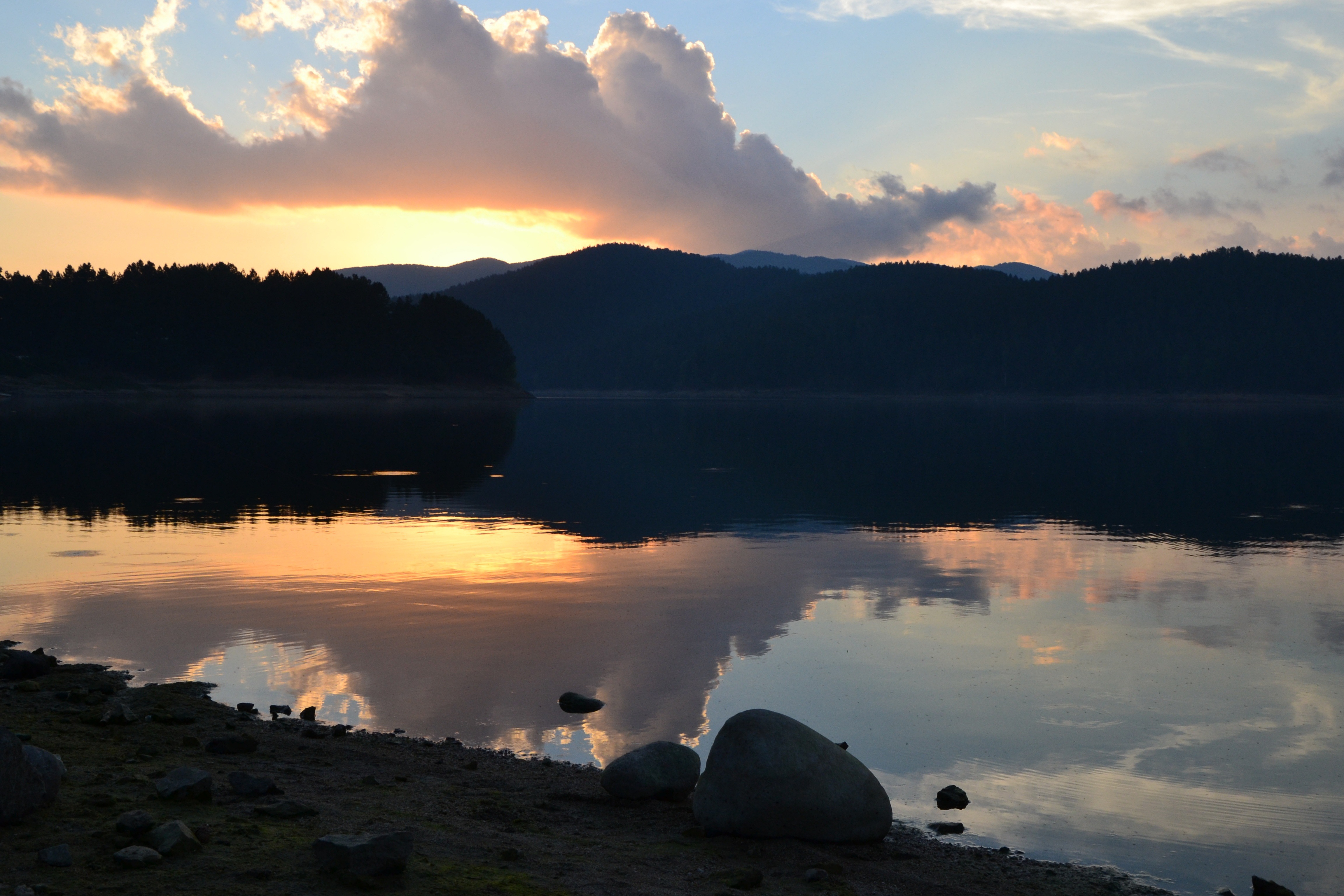 озеро Амполлино - Lago Ampollino | Secret World Trip Planner