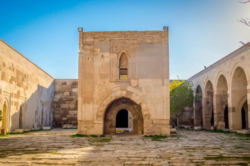 スルタン-ハーン - Atatürk Cd. | Secret World Trip Planner