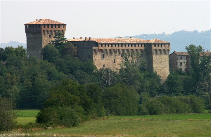 Hrad Varano De Melegari - Varano de' Melegari | Secret World Trip Planner