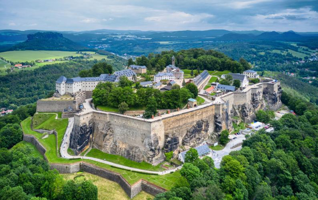 ロイヤルキャッスル - Königstein im Taunus | Secret World Trip Planner