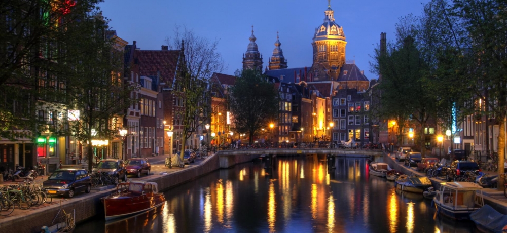 Basiliek van St. Nicolaas - Amsterdam | Secret World Trip Planner