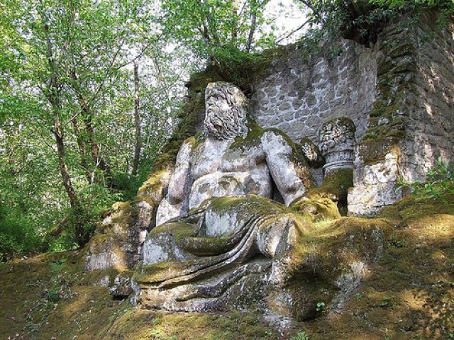 Боғи монстрҳои Бомарзо - Bomarzo | Secret World Trip Planner